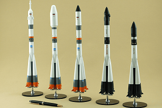 Коллекция моделей ракет носителей на базе Р7 (М1:144)
