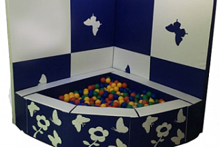 Мягкий уголок с сухим бассейном