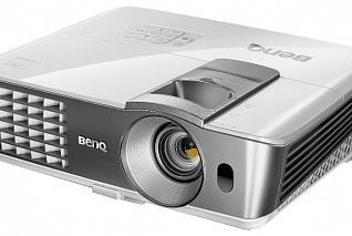 Мультимедийный проектор BenQ W1070