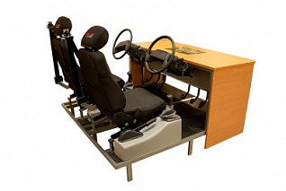 Тренажер для отработки приемов контраварийного управления автомобилем Zarnitza