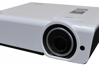 Мультимедийный проектор EIKI EK-402U