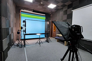 Видеостудия iDesk studio Pro 94"