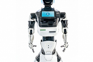 Робот-администратор клиники Promobot V.4