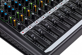 Микшерный пульт  MACKIE  12XP